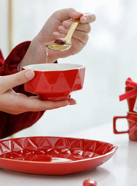 纪恋订婚结婚红色碗碟餐具套装送新人乔迁家用盘子碗筷组合装礼品