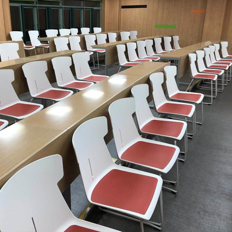 四脚会议椅PP塑料办公椅子创意餐厅椅简约塑胶洽谈椅可堆叠学生椅
