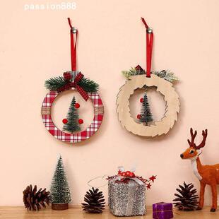 Christmas decorations arrangement of cedar trees圣诞节雪松