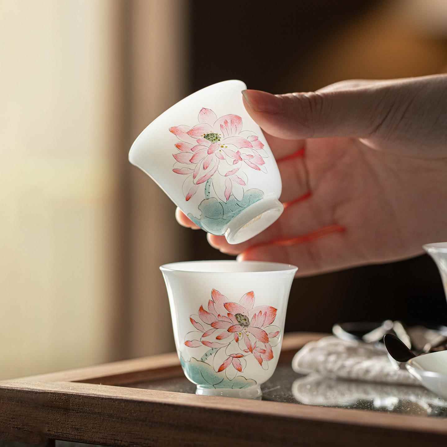 白皙玉泥手绘荷韵品茗杯家用白瓷喝茶小杯子主人杯闻香杯茶具单杯