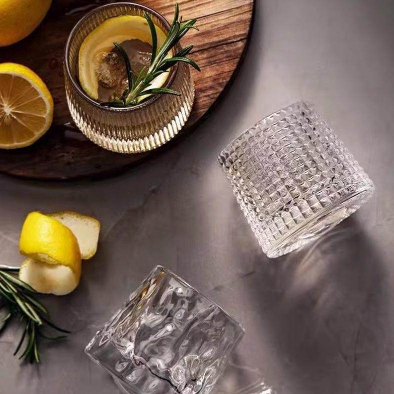 高颜值转转杯威士忌杯子创意玻璃啤酒杯高级感透明白酒杯家用