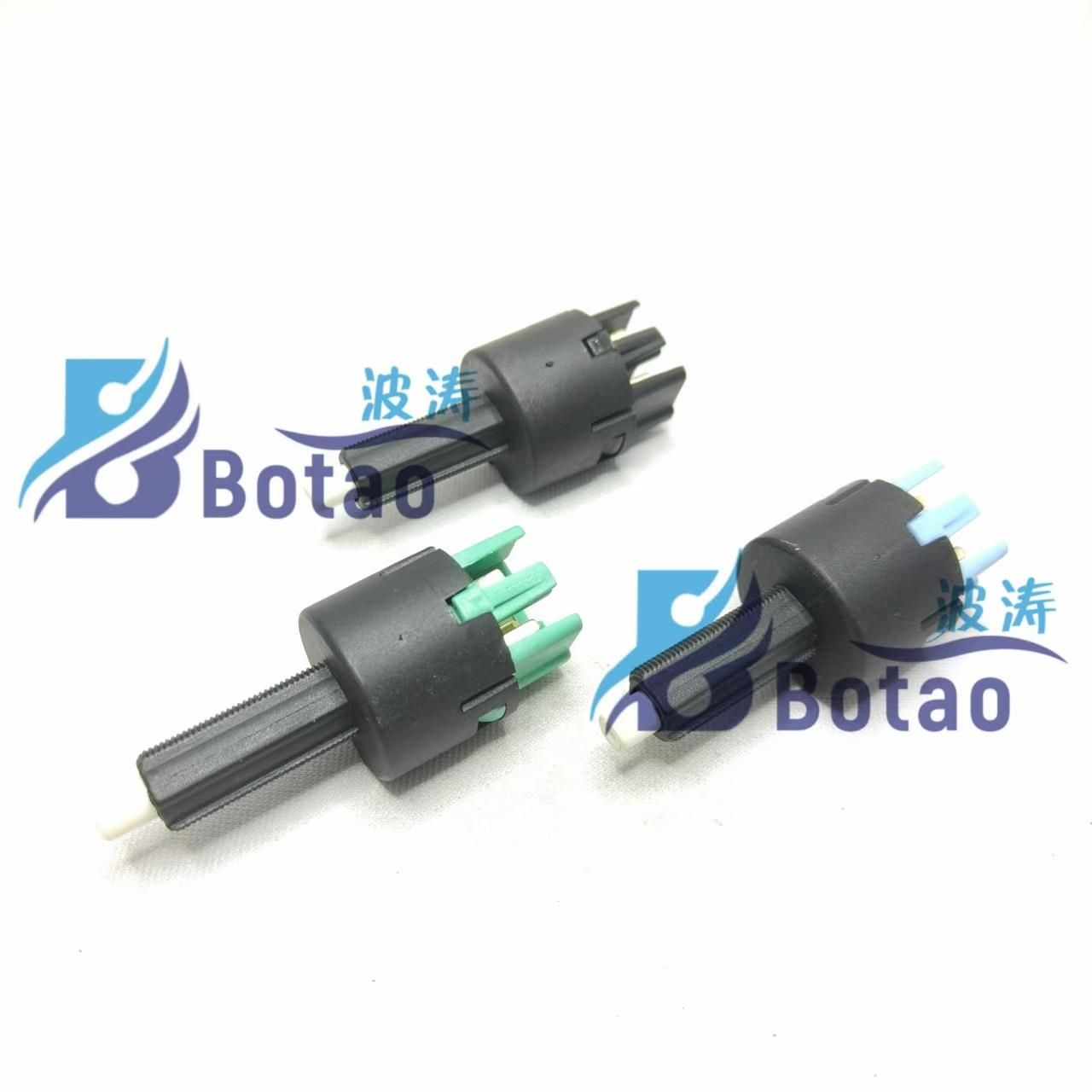 适用翼神欧蓝德劲炫帕杰罗V73V93刹车灯开关定速巡航 8614A183