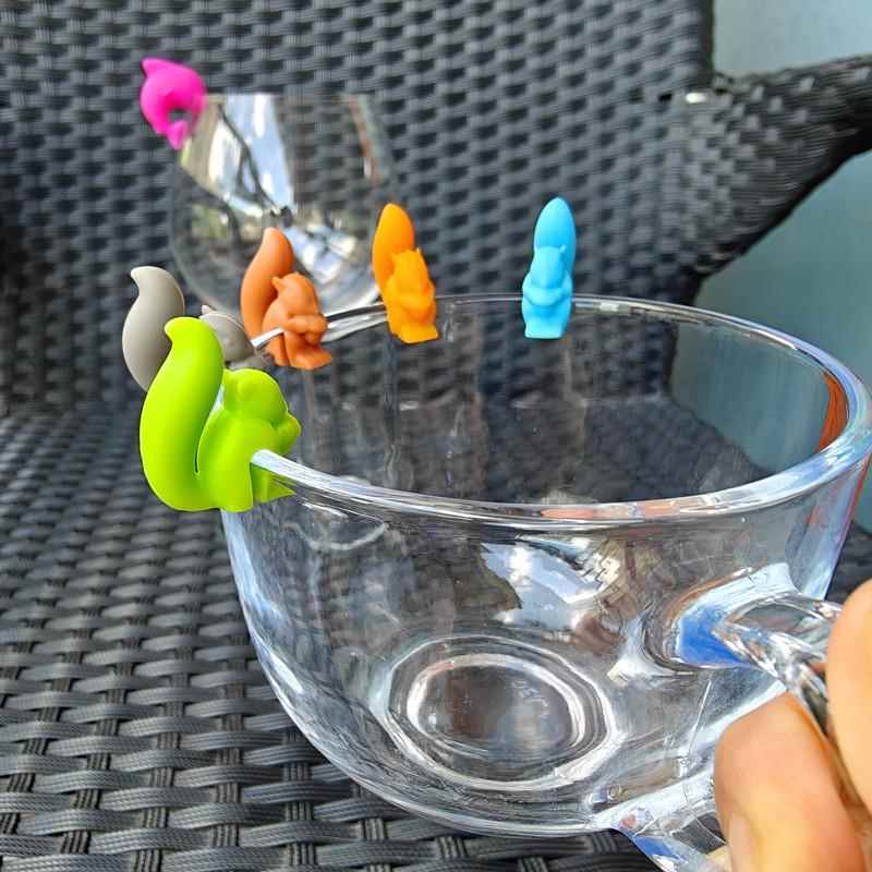 创意茶杯区分器松鼠挂茶包挂杯子区分记号鸡尾酒杯装饰马克杯标记