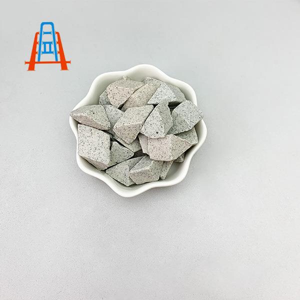 提供斜三角斜圆柱圆球棕刚玉磨料研磨石研磨块抛磨石抛磨块粗磨