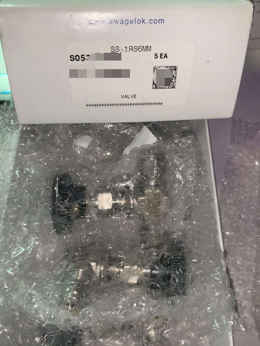 世伟洛克SS-1RS6MM，不锈钢整体式阀帽针阀，0.37