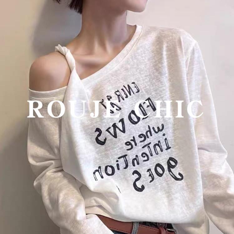 法国rouje chic法式白色斜领字母印花长袖T恤女早秋宽松露肩上衣