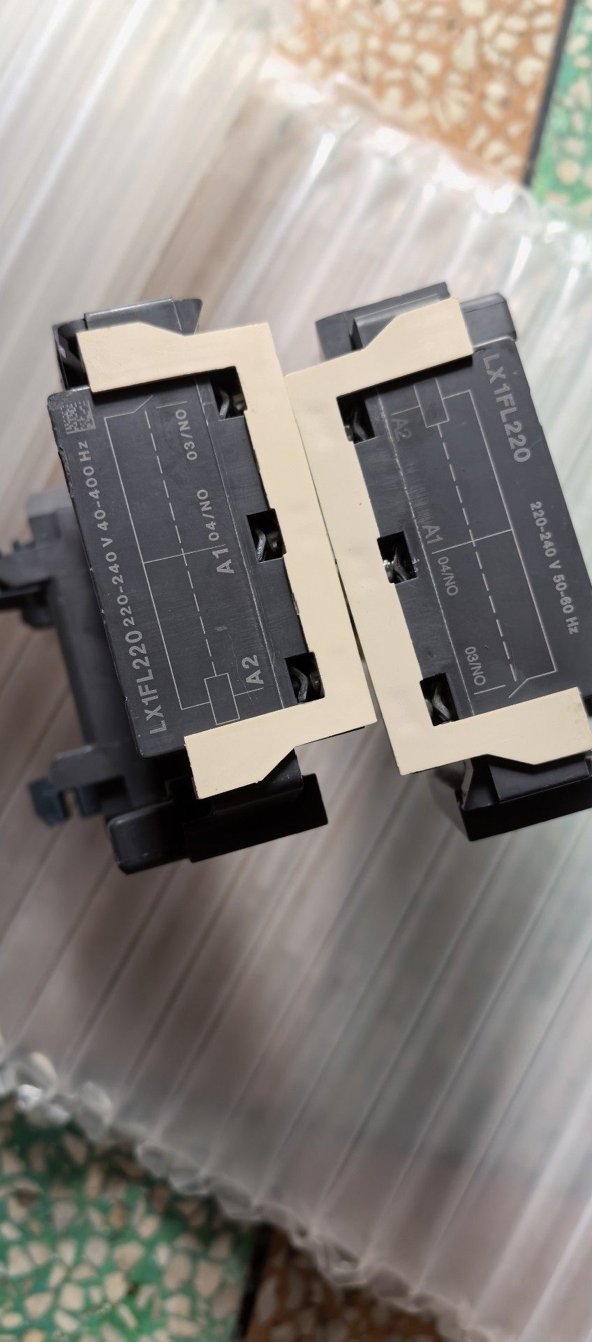 施耐德接触器线圈LX1FL220  220-240V适用于，