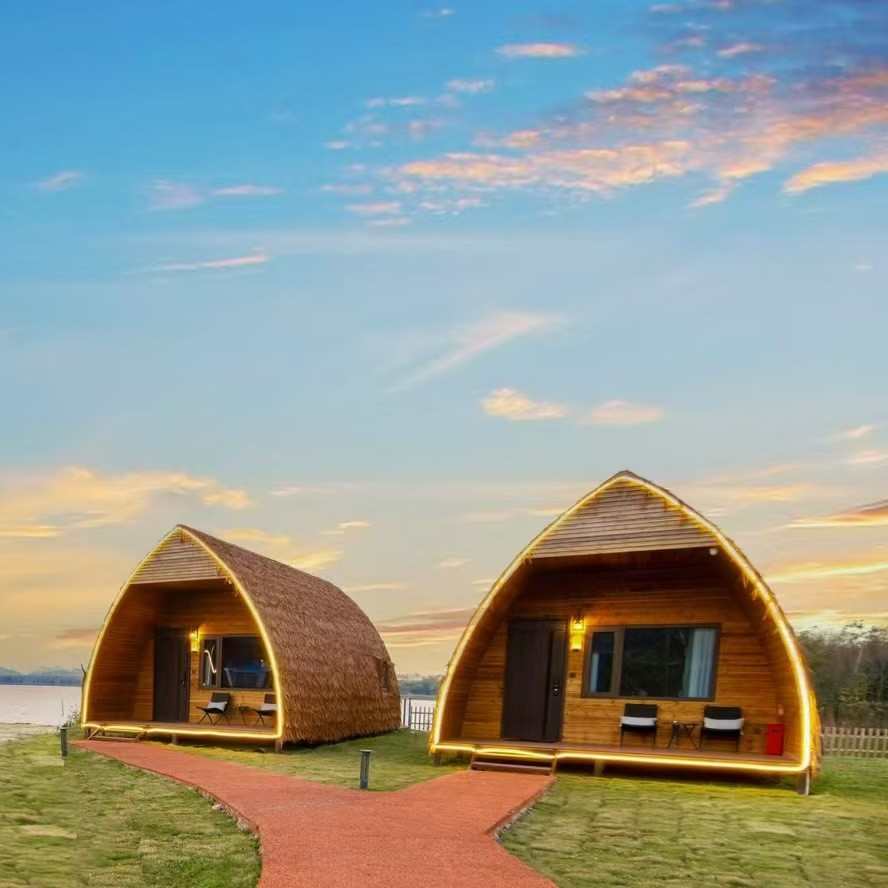 户外景区露营木屋农场庄园可移动防腐木三角木屋民宿房屋木屋批发