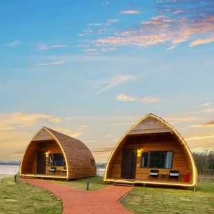 户外景区露营木屋农场庄园可移动防腐木三角木屋民宿房屋木屋批发