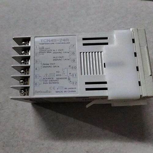 奥托尼克斯温度控制器TZ4ST-14R TCN4S-24R TZ4ST-14 温控