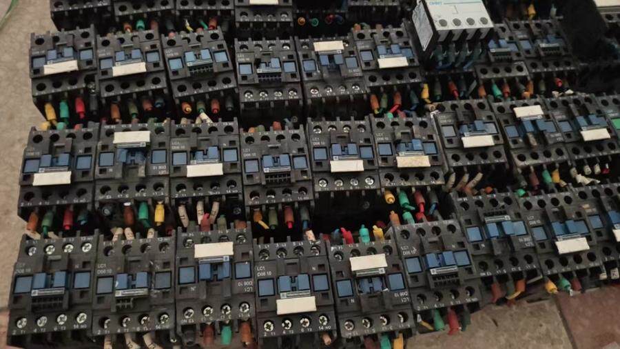 3月16日北京【京械2638】单位淘汰报废处置施耐德接触器一批40个（具体以实物为准吗，非专业人士谨慎竞拍）网络拍卖公告