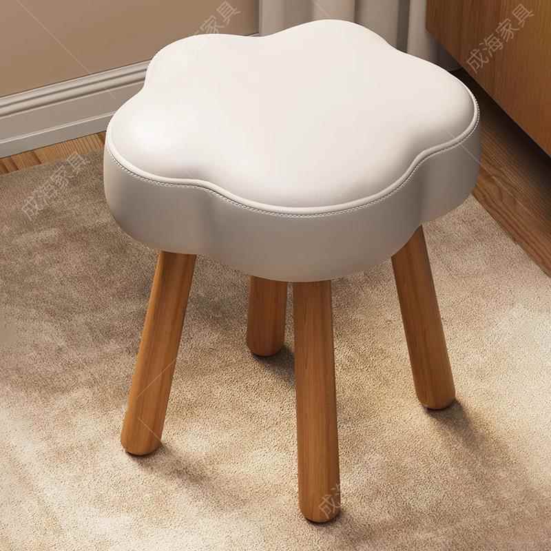 女生卧室奶油风云朵椅子实木简约美甲专用高级感化妆凳梳妆台凳子