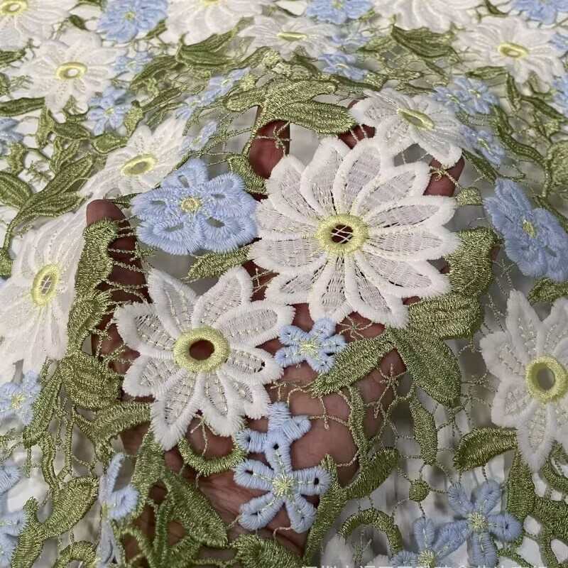 外贸立体浮涤纶绣花布料彩色网纱刺绣多色立体花网纱花边面料贴花