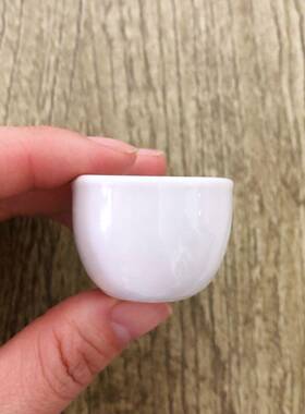 纯白色老式陶瓷酒盅怀旧供奉民国影视小酒杯手工牛眼家用耐高温