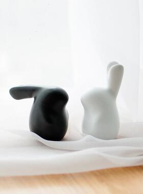 陶瓷可爱的黑色和白色的兔子创意家庭动物陈设桌面装饰饰品兔年新