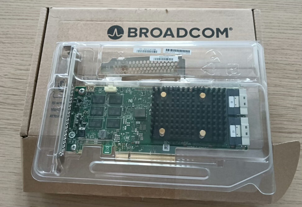 Broadcom 原装全新仅拆封，SAS9560-16i 8