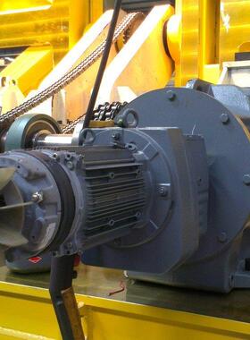 SA62-Y2.2KW-45.98L2-270 锥齿换向器 NRV130-15锥齿减速机