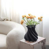 北欧田园扭曲花瓶家居装 饰咖啡厅酒店客厅郁金香玄关黑白插花摆件