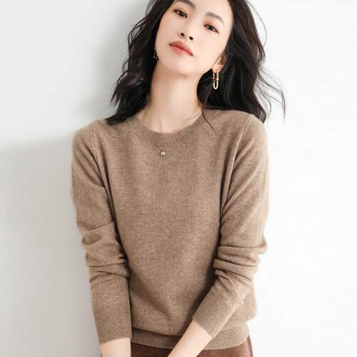 Round neck sweater, women's short knit sweater, close