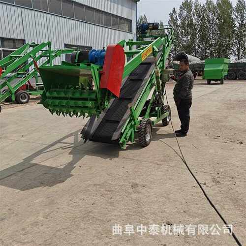 移动式小型挖草机牧场横向移动取料机5m升降款牧区横移式挖料机