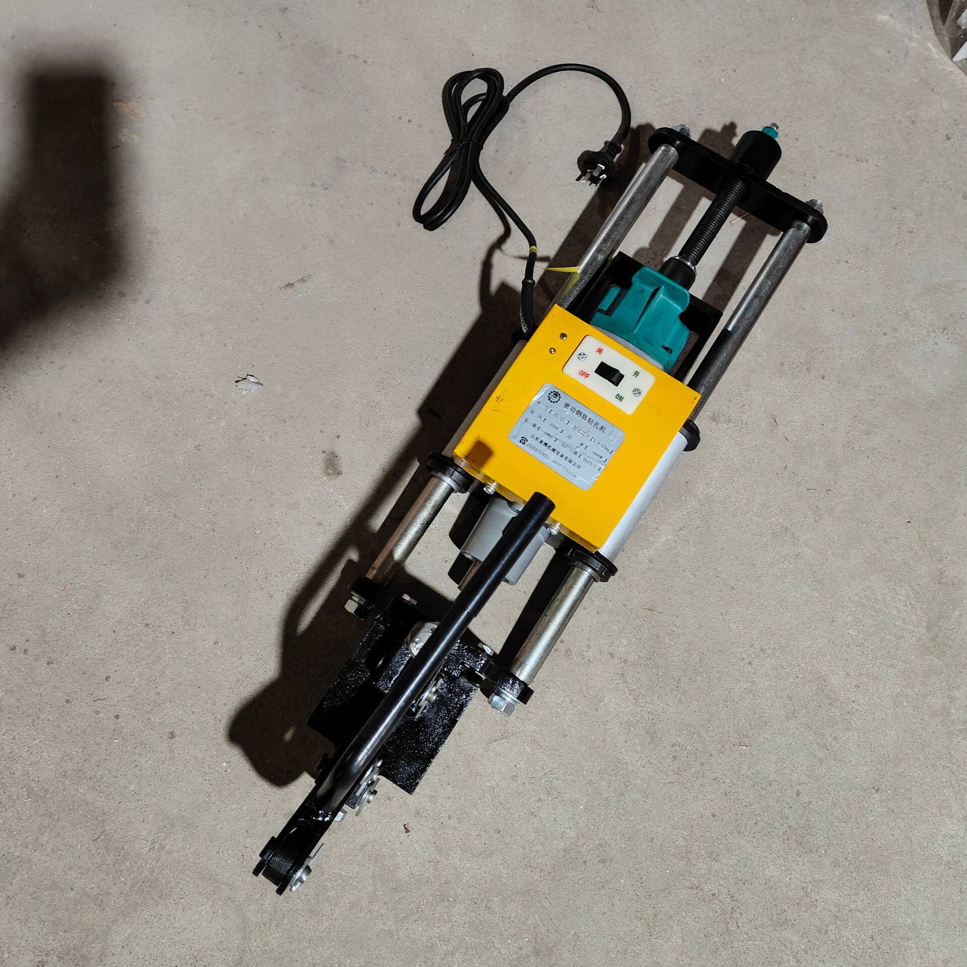 13型电动钢轨钻孔机铁路轨道打眼机220打孔机空心麻花钻