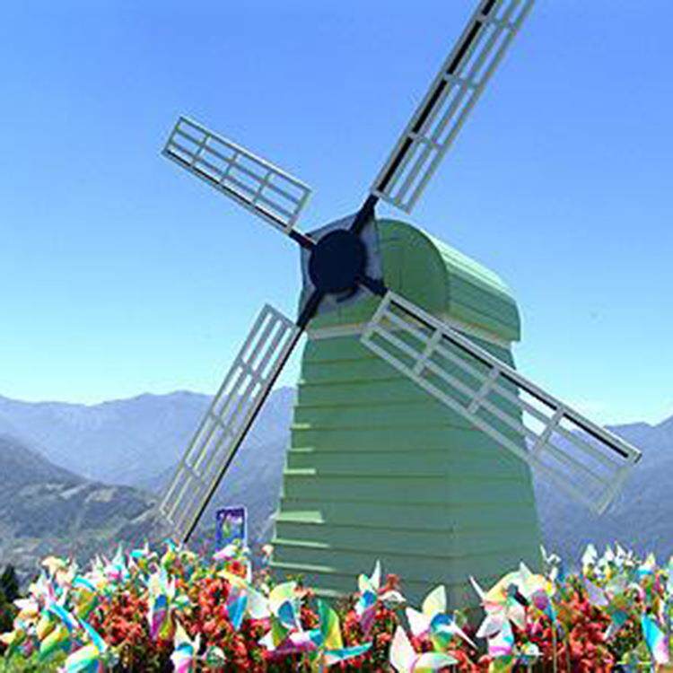 厂家制作防腐木荷兰户外活动摄影大型七彩景区造景实木景观大风车