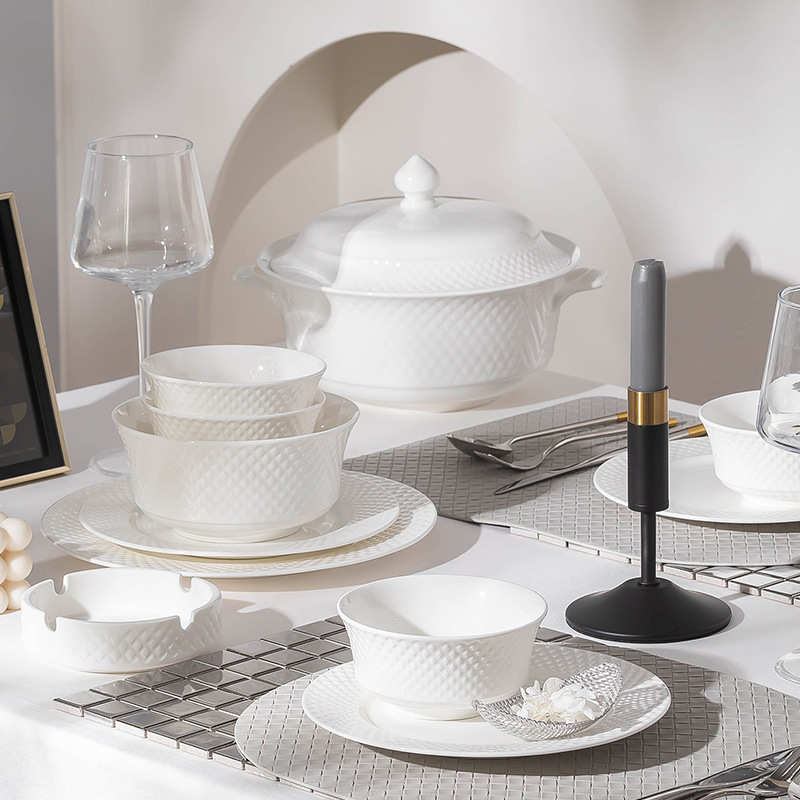 釉下彩餐具碗碟组合家用轻奢纯白北欧景德镇陶瓷碗盘陶瓷2024新款