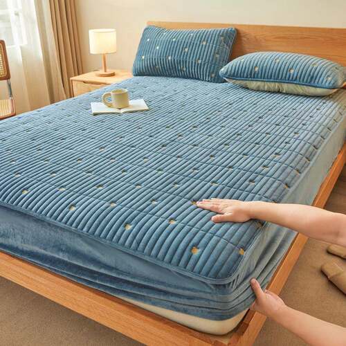 A类母婴级宝宝绒夹棉床笠三件套床垫隔脏床罩席梦思防滑保护套