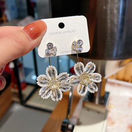 925银针小众设计款手工珍珠耳环，锆石多戴花朵耳饰品清新水晶耳坠