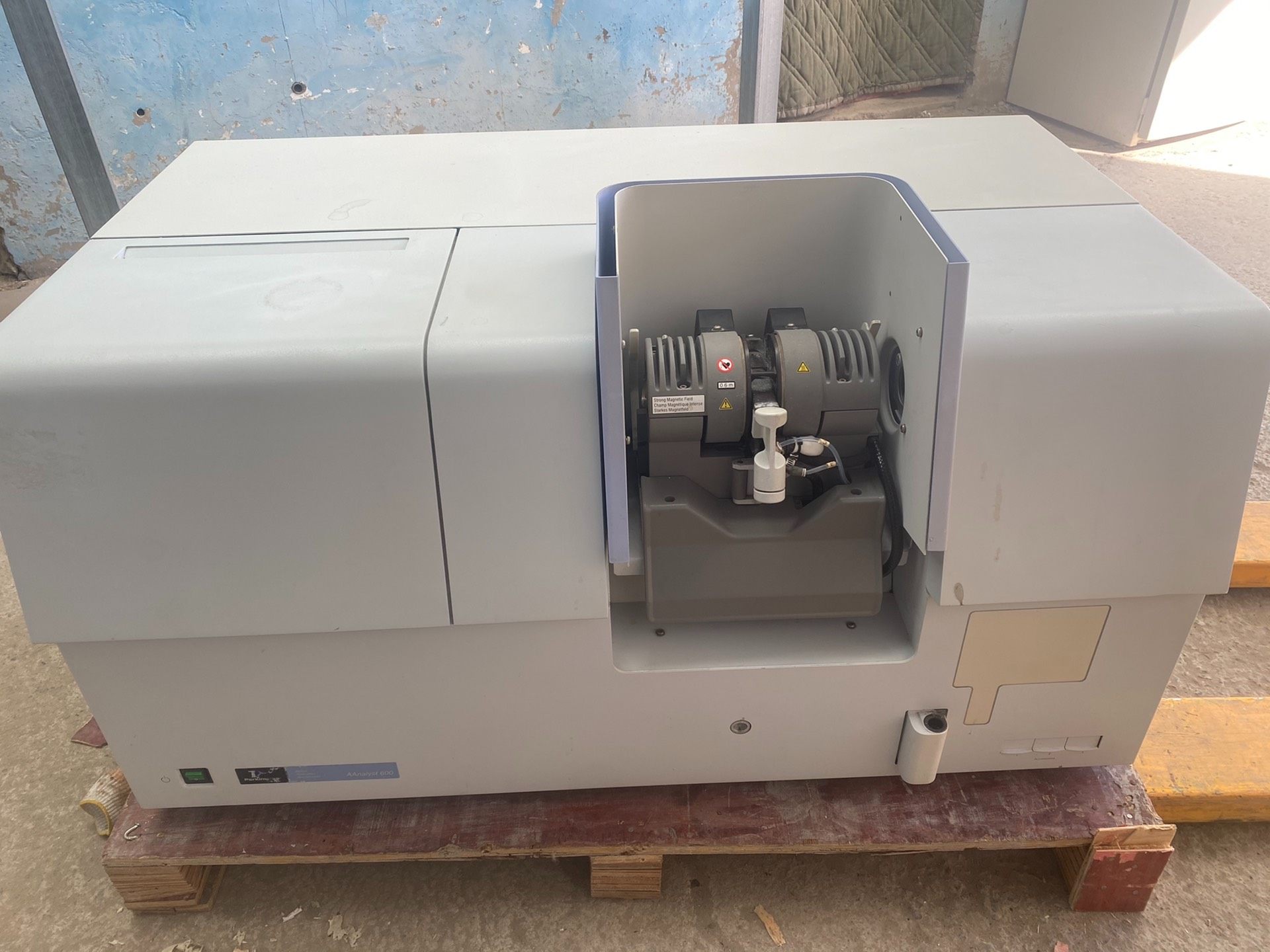 PE 600 石墨炉原子吸收、机器成色如图！开机自检正常，无