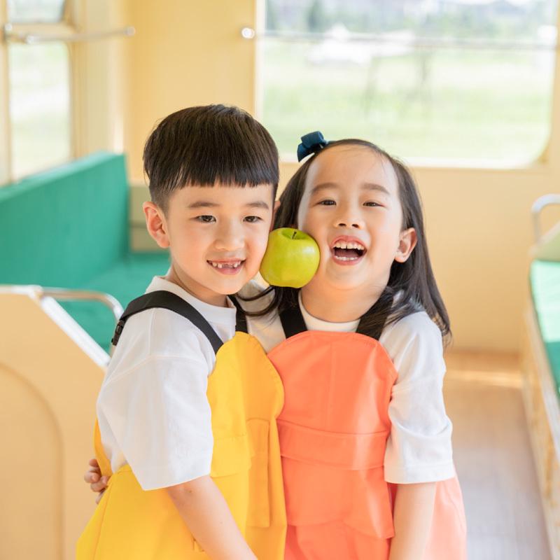大橘籽防水全身儿童男女幼儿园学生二件套雨衣背带雨裤安吉游戏服