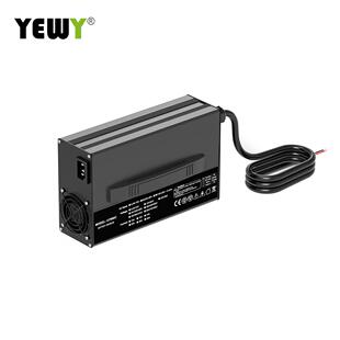 12V40A GEL汽车电瓶充电器带显示屏 12V50A铅酸电池充电器AGM