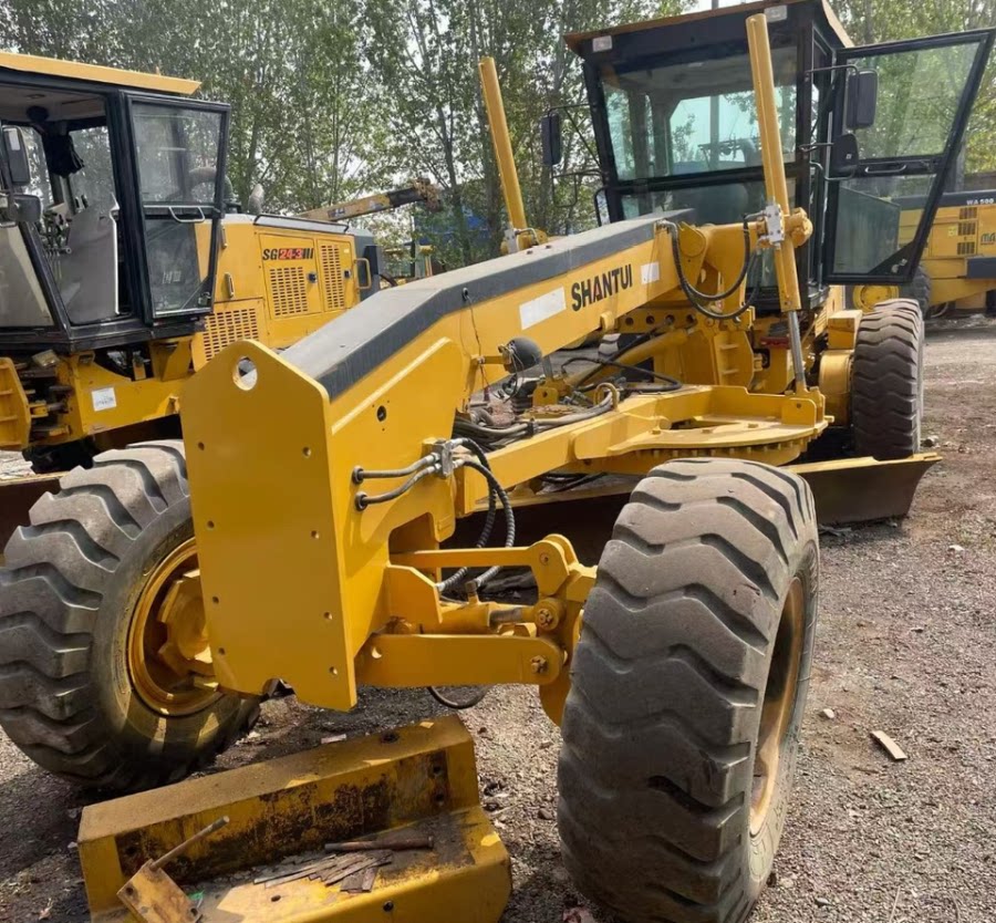 4月28日保定工程机械山推平地机一台网络拍卖公告