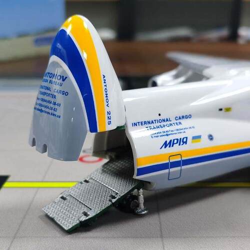 安225运输机飞机N模型1:20 00安东诺夫乌克兰彩绘人工礼物模型飞