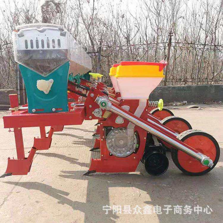2022新型悬浮玉米种植机拖拉机带动穴播机种玉米的机子多行可选