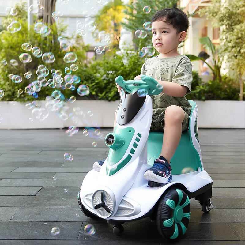新款泡泡机儿童电动平衡车室内漂移万向轮防侧翻宝宝旋转车