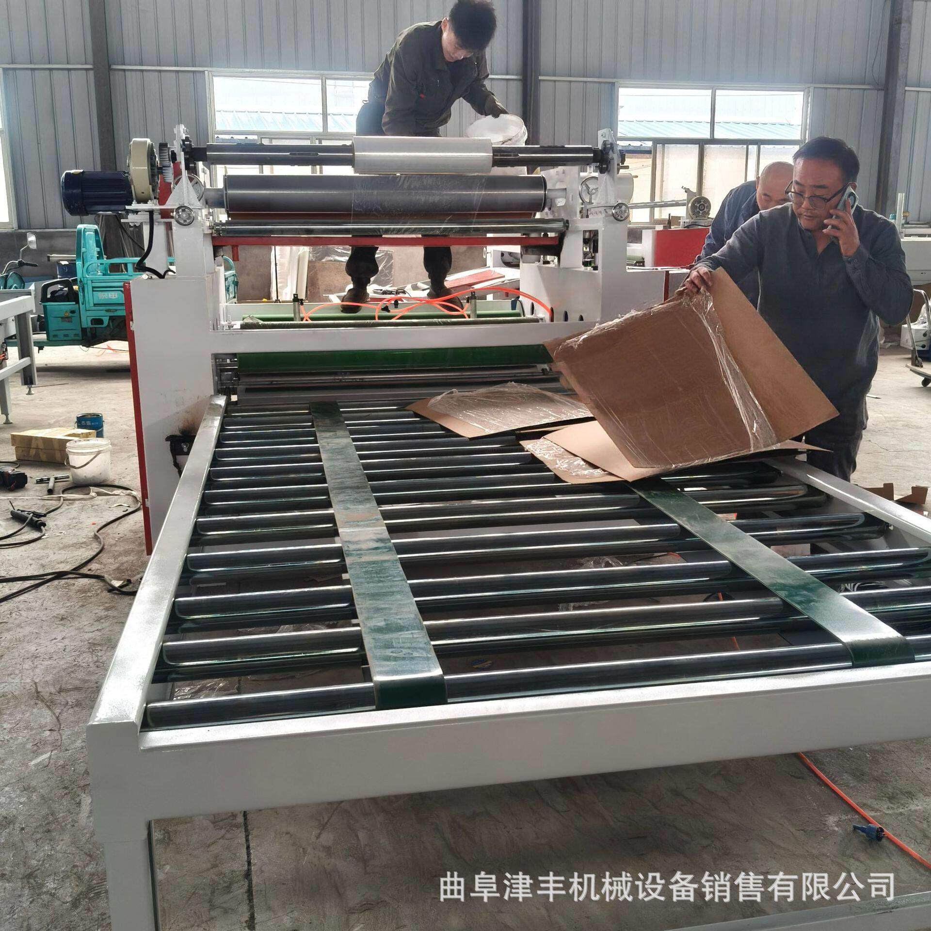 镀锌钢板冷胶贴膜机 瓦楞纸珍珠棉复合机 牛津布防水布皮革贴合机