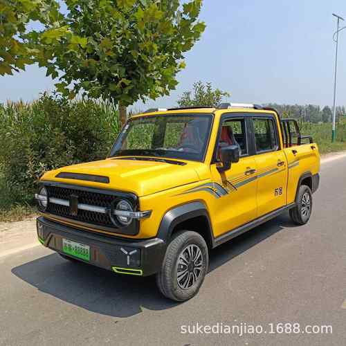 四门四座双排电动皮卡车新能源电动皮卡车油电两用四轮双排货