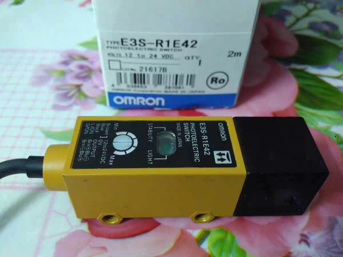 日本OMRON欧姆龙E3S-R1E42原装正品 全新包装