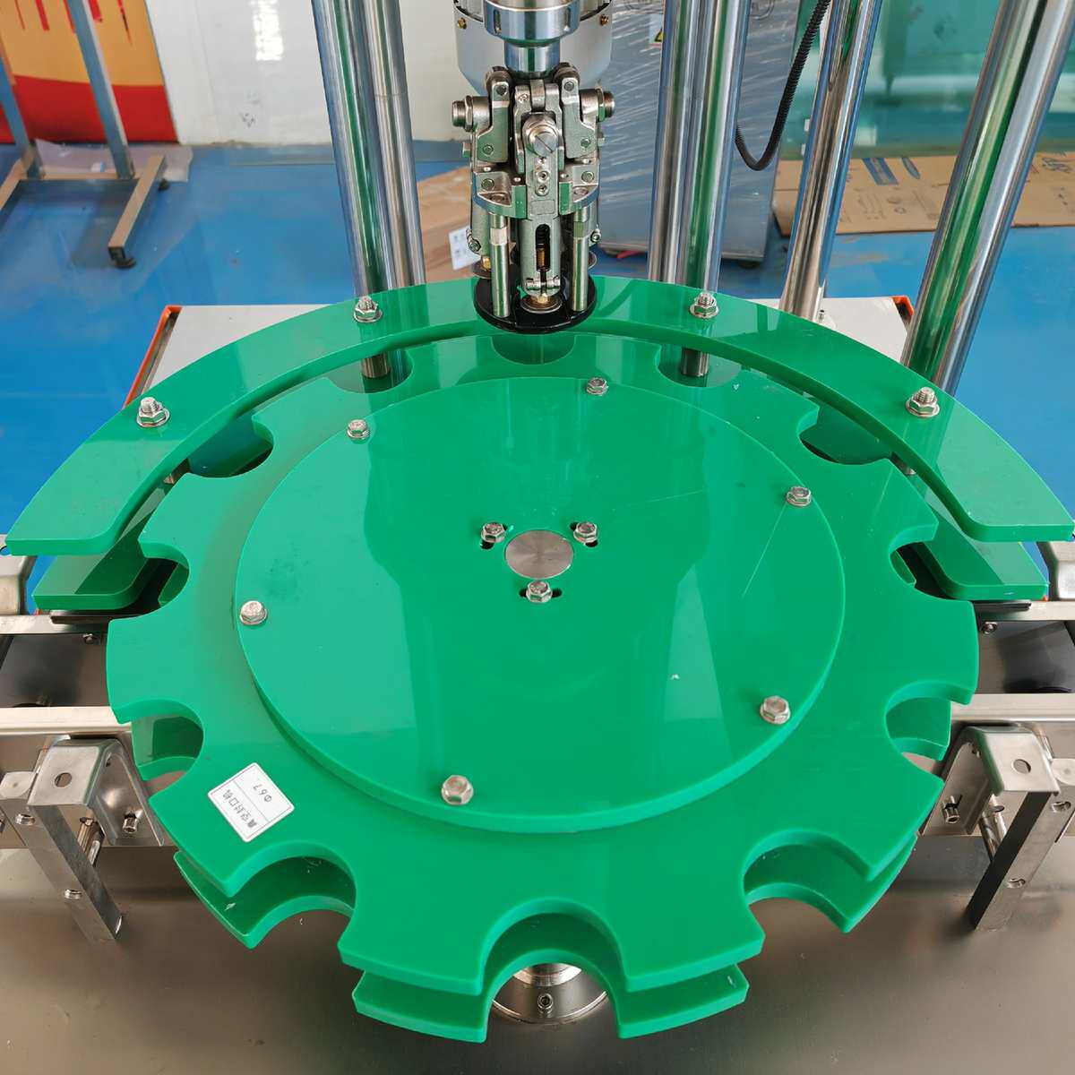 白酒铝盖封口机 全自动酒水玻璃瓶旋盖机 玻璃瓶铝盖封口机