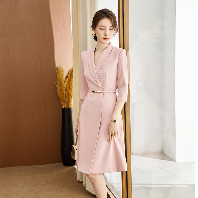 浪险粉色西装连衣裙女2025新款春秋高端气质职业装主持人上镜面试