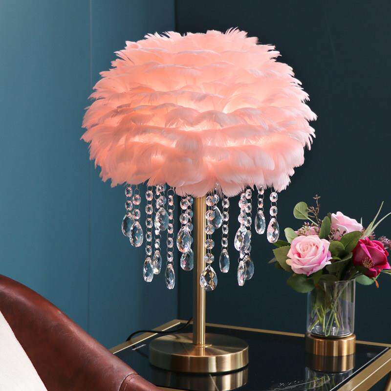 羽毛水晶台灯卧室高级感创意轻奢床头灯浪漫温馨结婚灯床头羽毛灯
