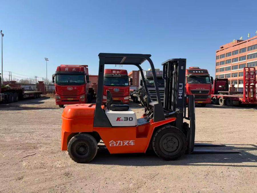 2月2日徐州委托资产处置合力叉车一台,载重3吨,性能完好(徐州)网络拍卖公告