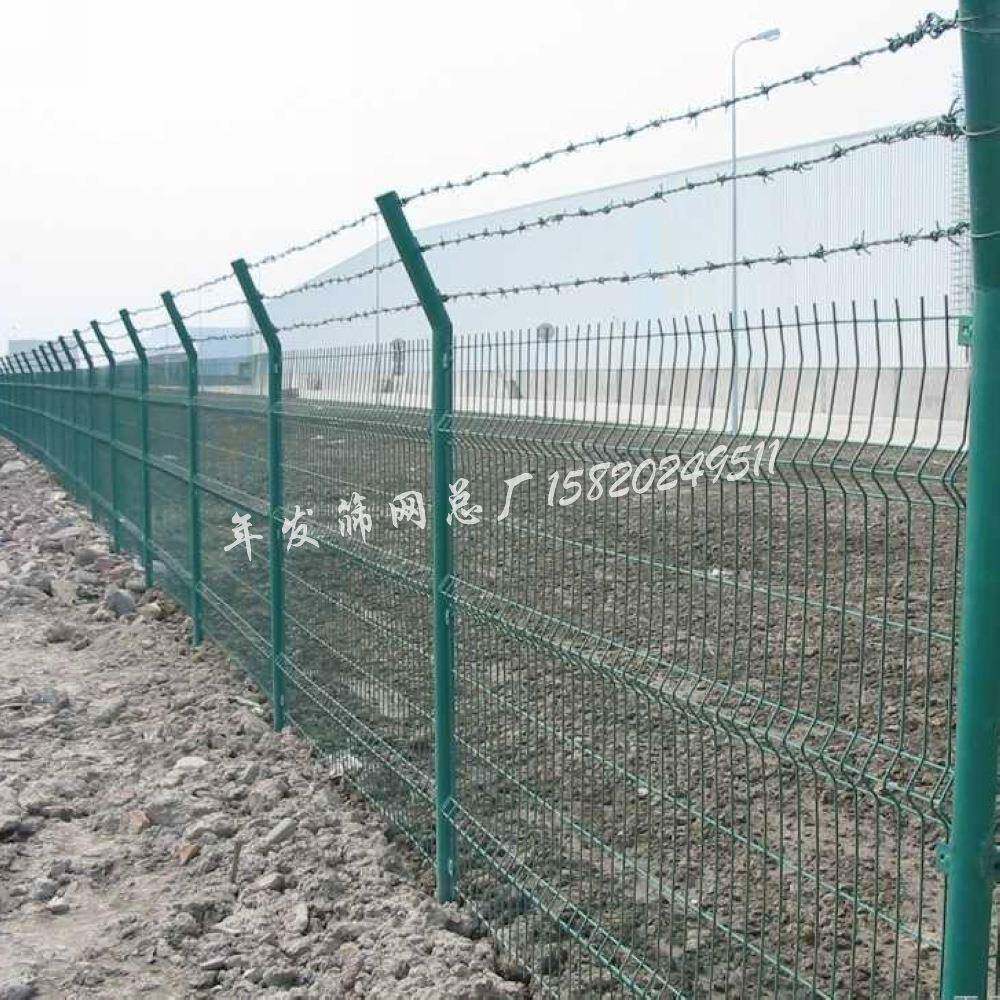 山地圈地护栏网金属制品顶部带折弯可防爬道路隔离带护栏1.8*3m