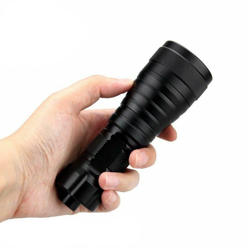 新款潜水手电筒L2 26650充电100米下旋转开关水下照明小手电