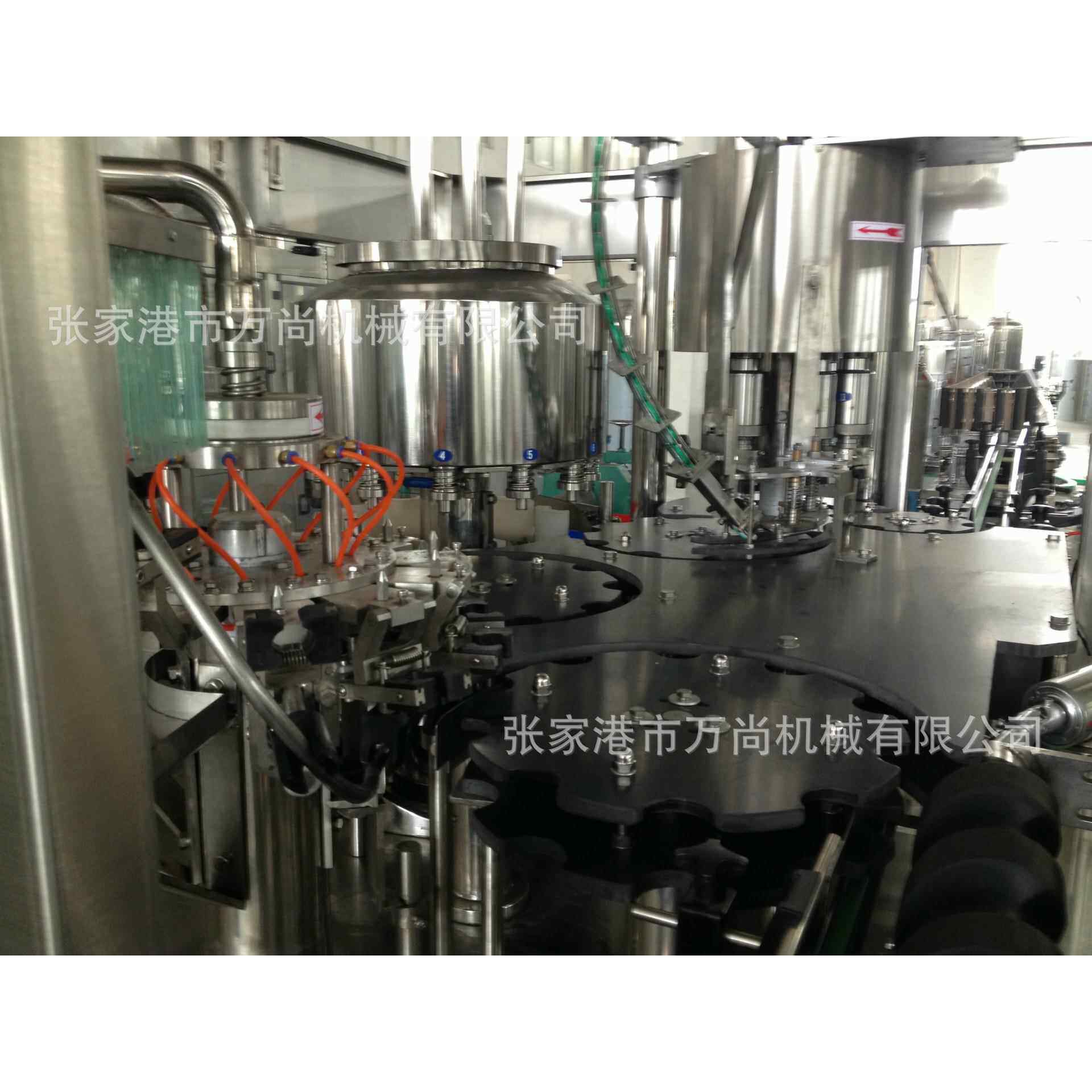 玻璃瓶三旋盖三合一灌装机玻璃瓶酒类饮料灌装机