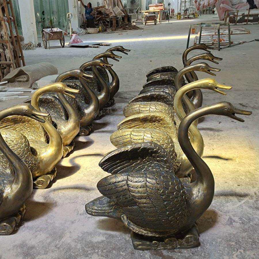 水景防铜喷水天鹅雕塑景观池塘公园草坪艺术品摆件品喷水天鹅铜雕