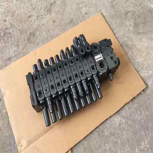 山工原厂配件SEM824F822D.826D推土机工作分配阀4联55728