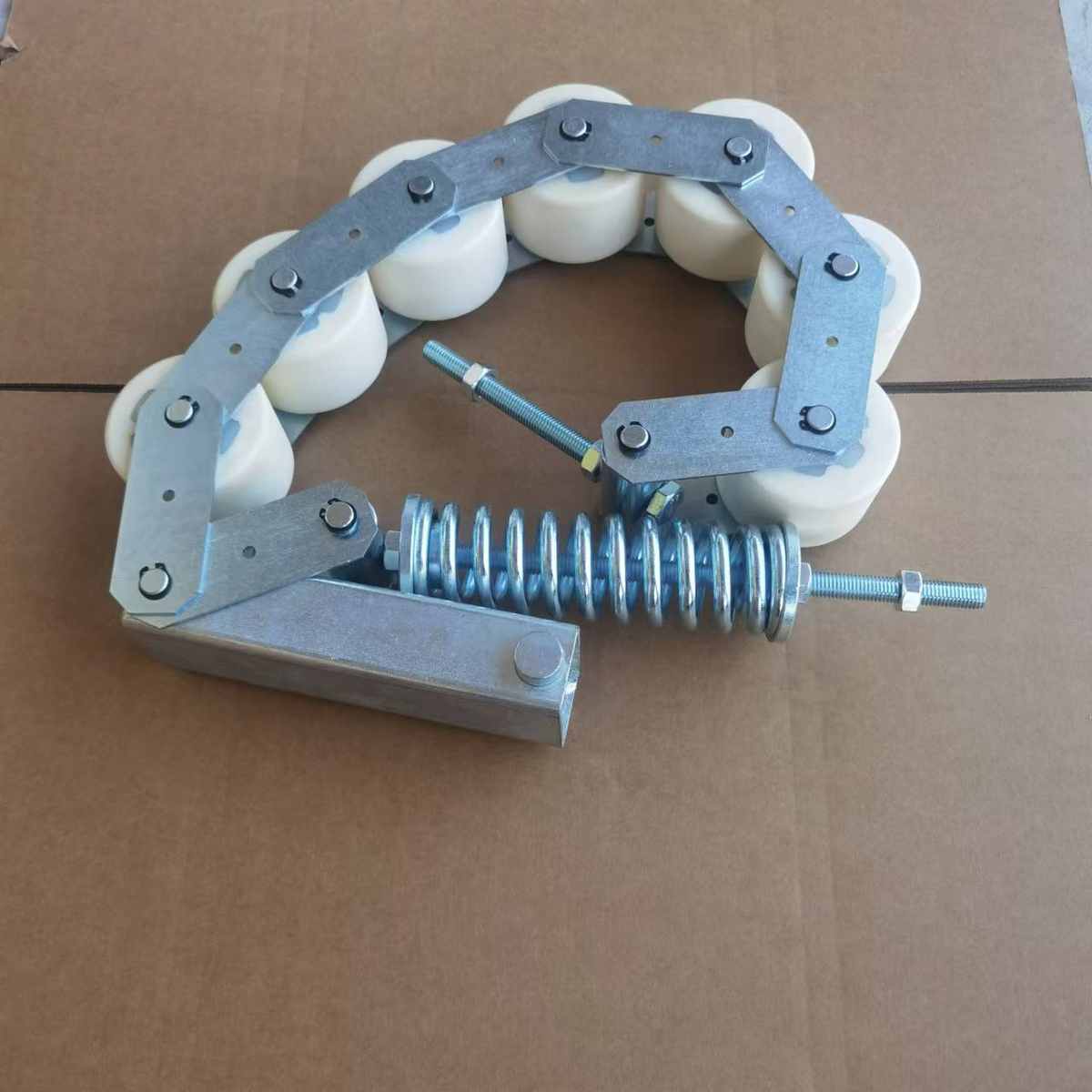 适用奥的斯压紧链GAA332Z1扶梯扶手带涨紧链压带装置轮76*54*6201