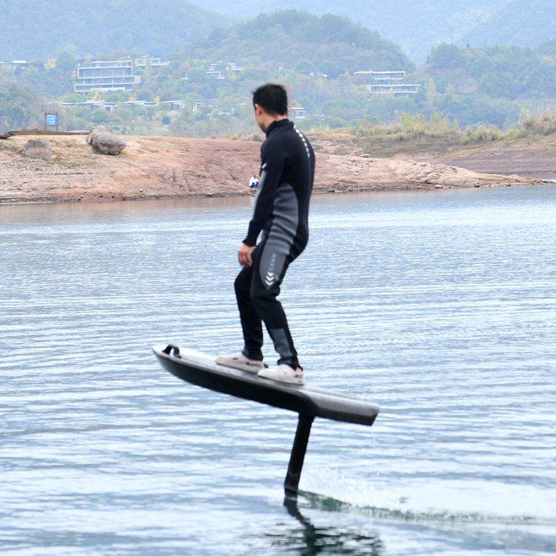 厂家直供电动水翼冲浪板大功率动力冲浪板悬浮水上飞板电动冲浪板